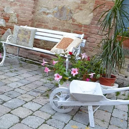 Caioncola Sleeps 6 Pool Wifi T763558 *
